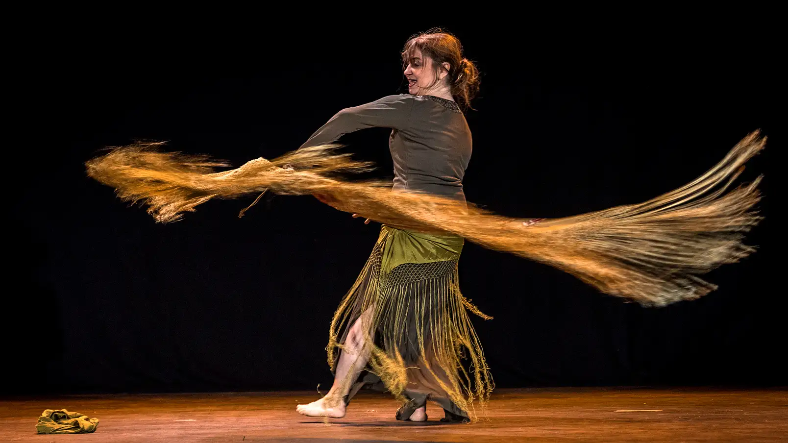 Sabina Todaro performance in teatro