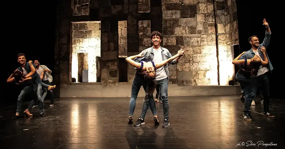 Salsa e Bachata al Mosaico Danza