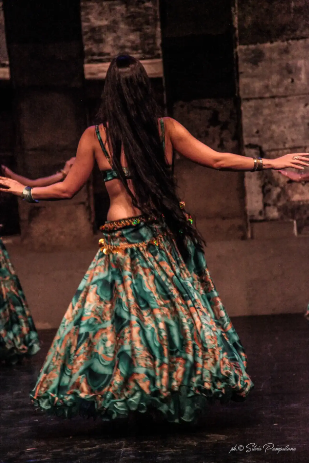 Saggio del corso di danza del ventre in teatro a Milano - Fotografia di Silvia Pampallona